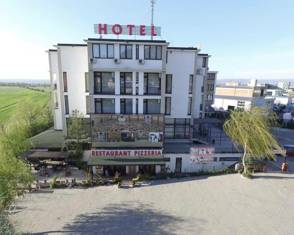 Hotel Ok Prizren Eksteriør billede